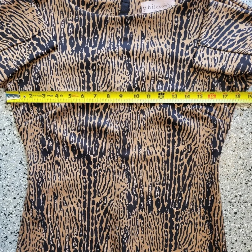 Philosophy Goldish Tan & Black Abstract Animal Print Short Sleeve Sheath Dress - Picture 11 of 14